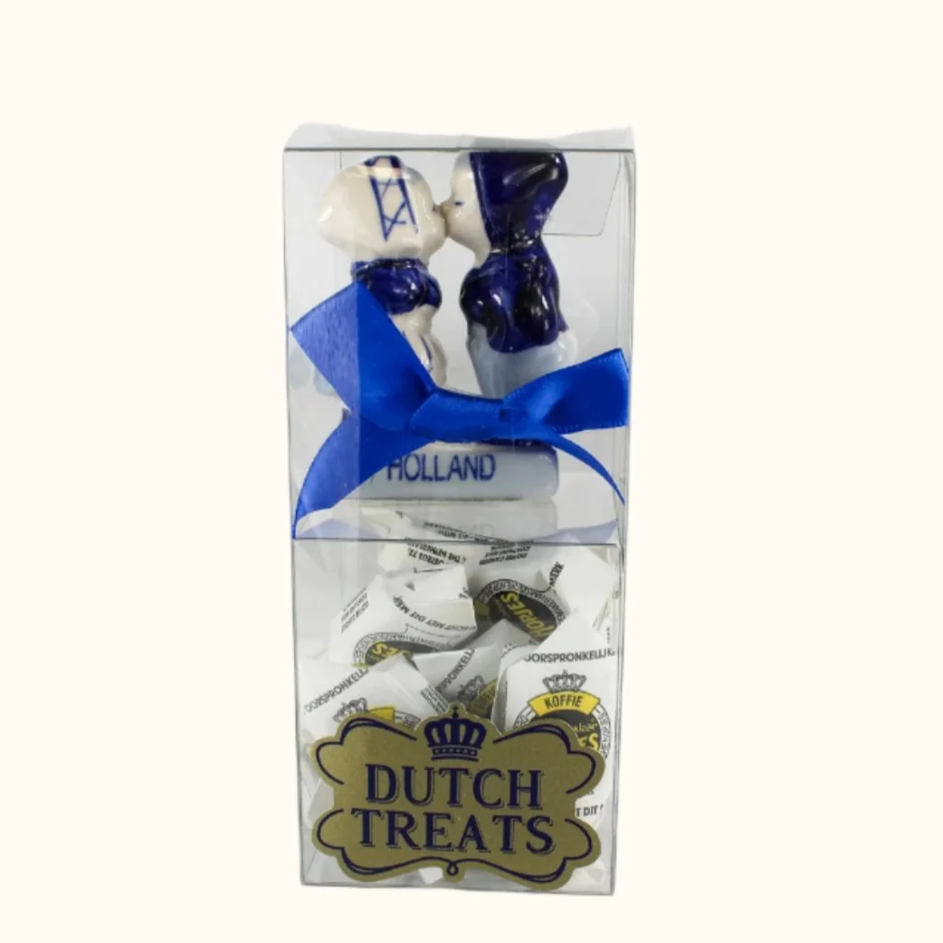Dutch Delft Blue Kissing Couple With Chocolates